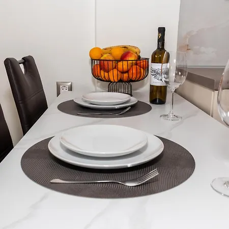 Apartment Lumea *